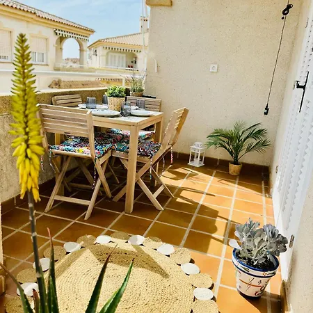 Апартаменты Casa Del Reina Торевьиа